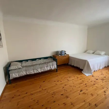 Apartman Spacious 2 Bedroom Near
