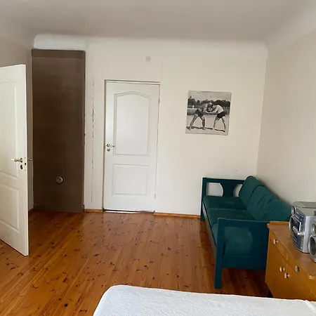 Spacious 2 Bedroom Near
