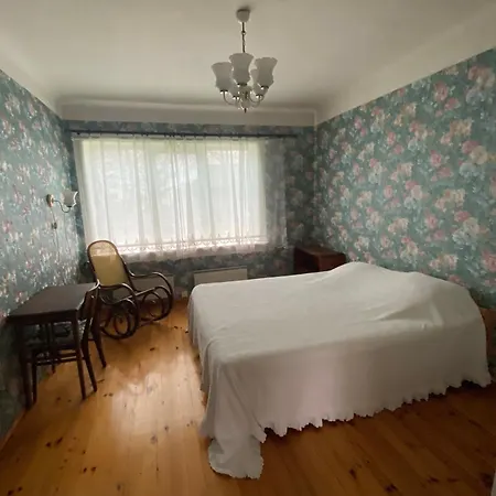 Spacious 2 Bedroom Near *